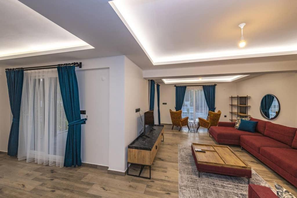 Bella- 4 Bedroom Holiday Villa In Oludeniz フェティエ エクステリア 写真