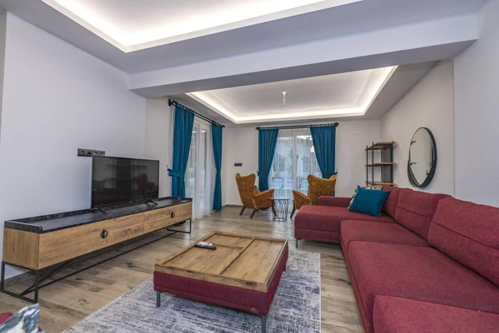 Bella- 4 Bedroom Holiday Villa In Oludeniz フェティエ エクステリア 写真
