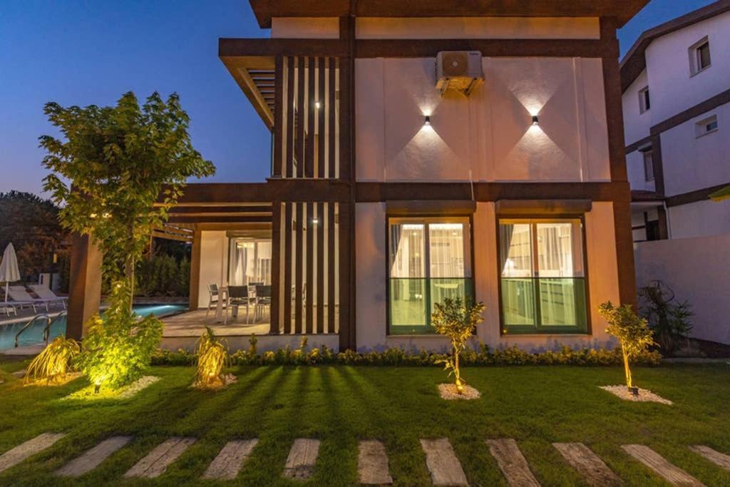 Bella- 4 Bedroom Holiday Villa In Oludeniz フェティエ エクステリア 写真