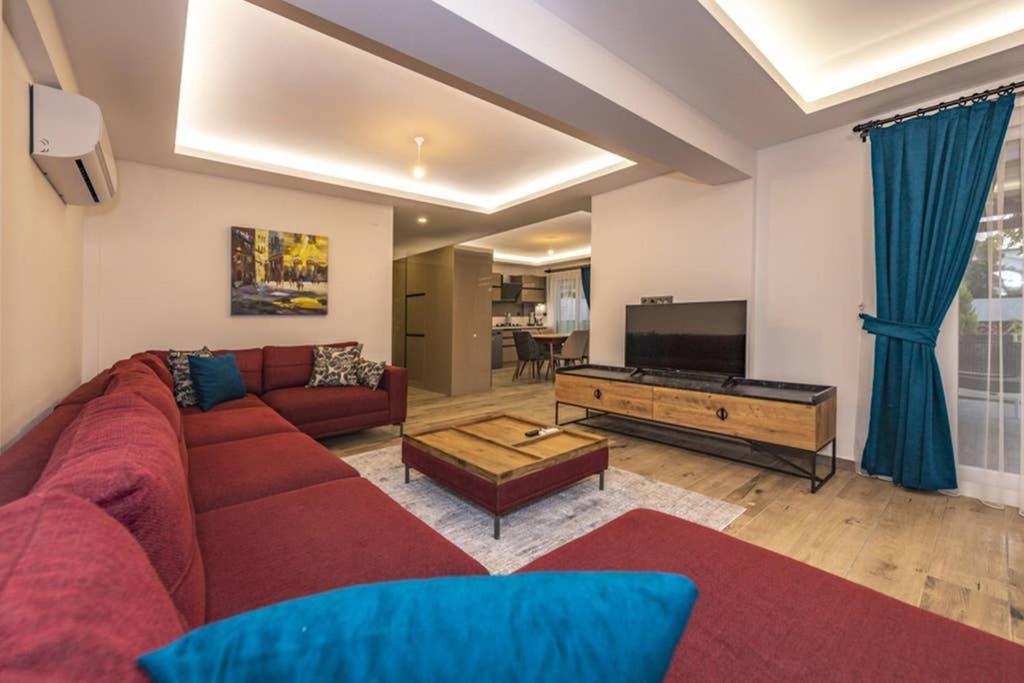 Bella- 4 Bedroom Holiday Villa In Oludeniz フェティエ エクステリア 写真