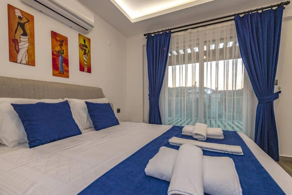Bella- 4 Bedroom Holiday Villa In Oludeniz フェティエ エクステリア 写真