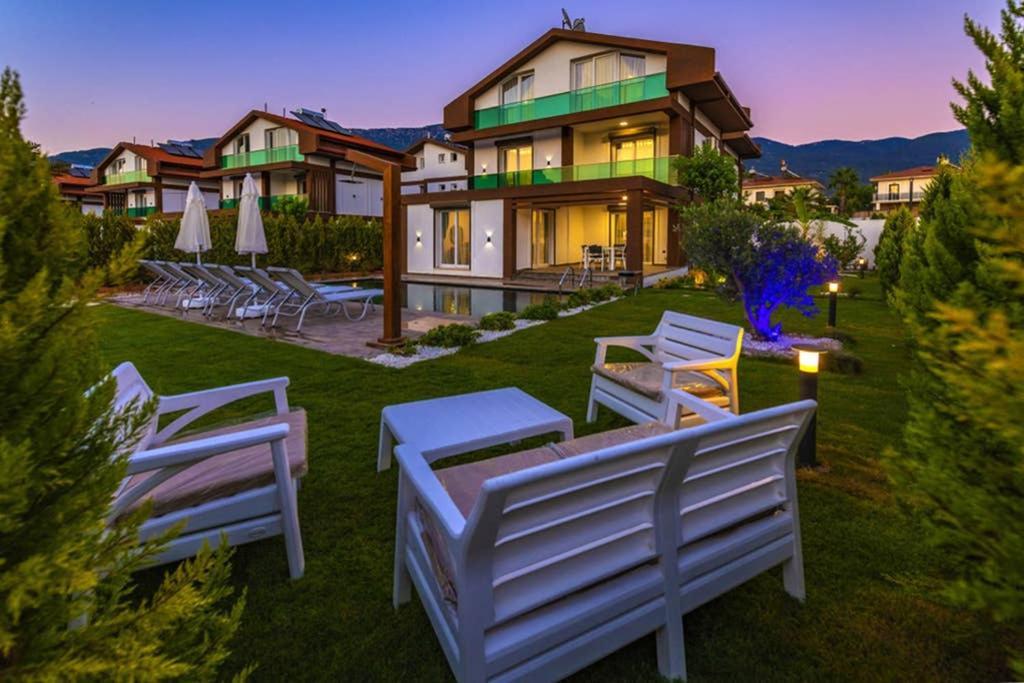 Bella- 4 Bedroom Holiday Villa In Oludeniz フェティエ エクステリア 写真
