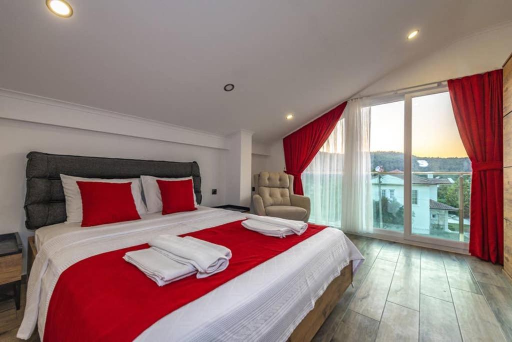 Bella- 4 Bedroom Holiday Villa In Oludeniz フェティエ エクステリア 写真