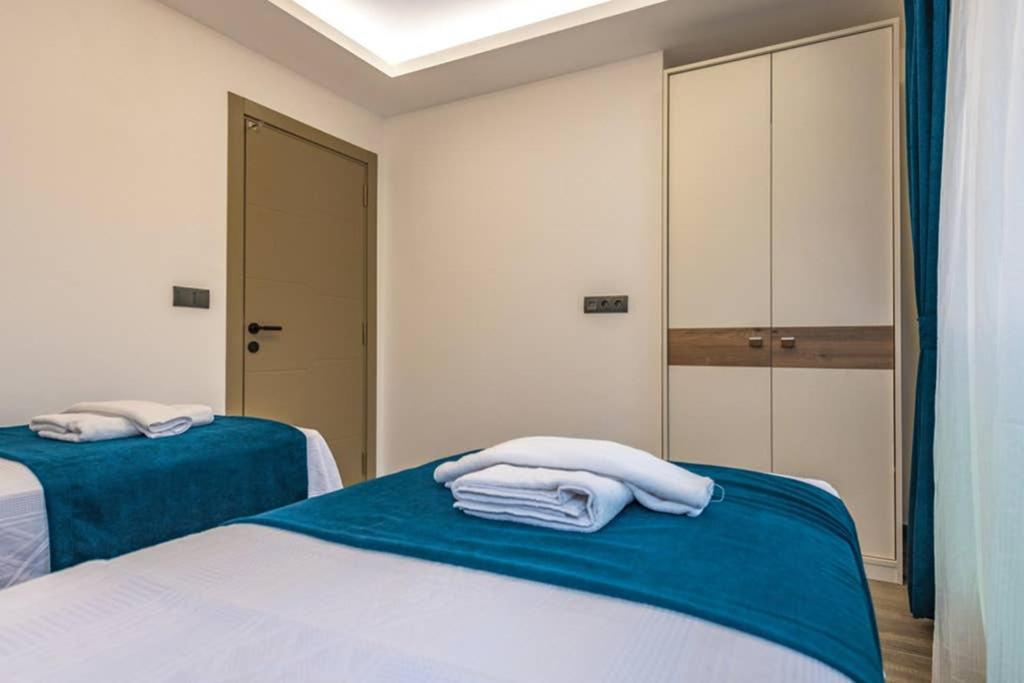Bella- 4 Bedroom Holiday Villa In Oludeniz フェティエ エクステリア 写真