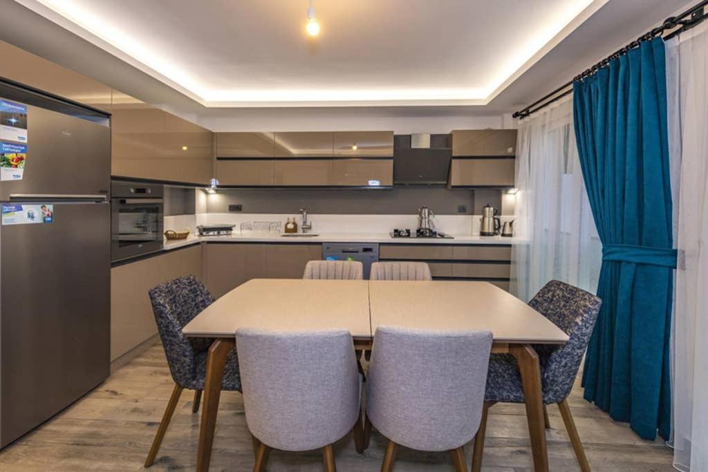 Bella- 4 Bedroom Holiday Villa In Oludeniz フェティエ エクステリア 写真